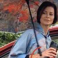 van Gogh Reverse Inverted Umbrella Video