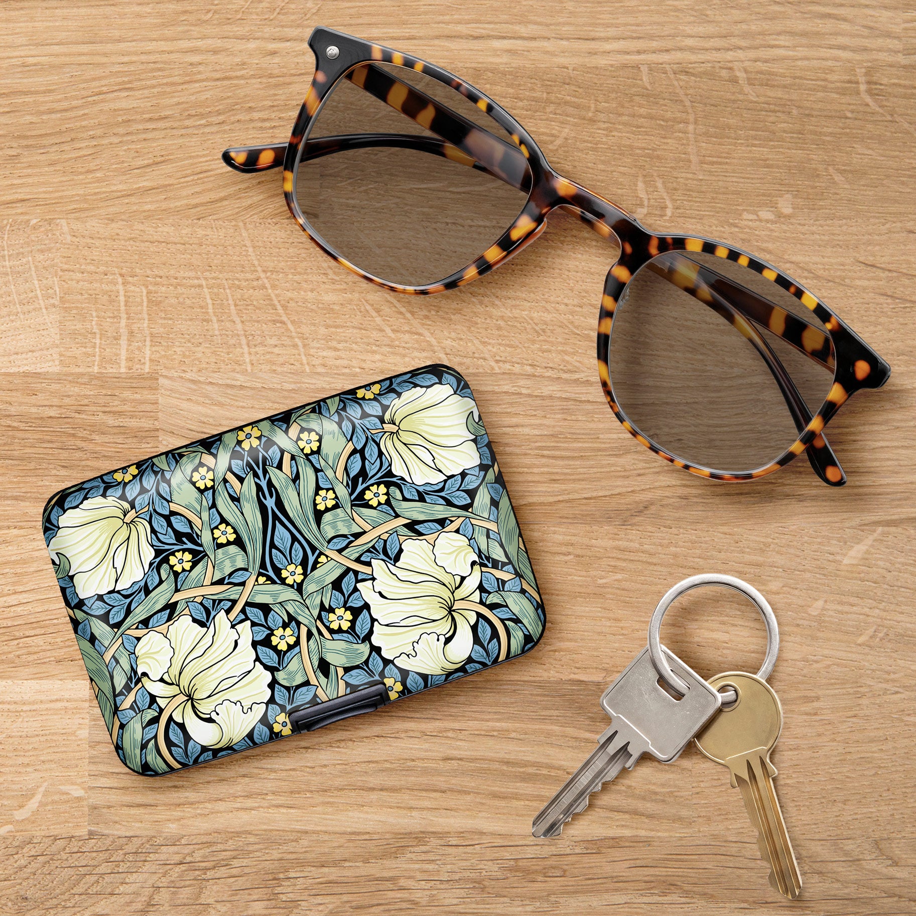 William Morris Pimpernel RFID Hard Travel Wallet